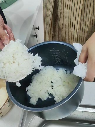 东北稻花香米,煮出的饭粒粒分明太香了! 今天又收了满满两车粮食!感谢大家的支持与信任!有需要的朋友点击小黄车下单吧!#谁懂一碗旗花面的含金量#夏天正是吃绿豆西米露的季节