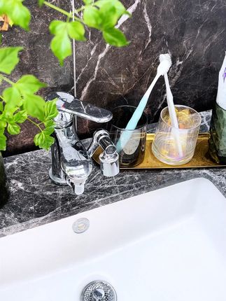 告别漏水烦恼,一键安装防堵下水器! 家里卫生间洗脸盆排水不畅?试试这款按压式的下水管!#家装卫浴#弹跳下水器#卫生间好物#弹跳芯#防臭