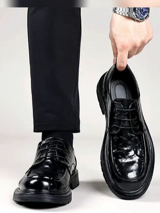 穿上这双正装皮鞋,轻松应对商务场合! 男士鞋子运费险活动来啦!拍一发三超划算,喜欢就别错过哦~#好物推荐🔥#好鞋推荐#百搭鞋子#正装皮鞋#早秋穿搭三分钟出门不是梦