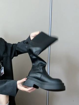 穿上这双长筒靴,秋天的街头你就是焦点! 秋冬穿啥鞋?这款靴子让你温暖又洋气!