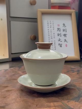 品一口好茶,从这只汝瓷盖碗开始! 喝茶总担心水温不够?这款盖碗帮你解决!#好物推荐🔥#茶具好物推荐#茶具#盖碗泡茶#盖碗