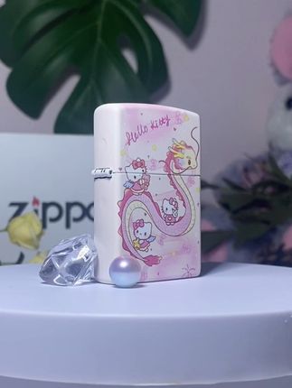 情侣必备!防风龙猫猫Zippo太可爱了! 这个小猫咪太好看了吧!还是正版原装的~快来看看!#三伏天养生局 #夏日户外装备 #全抖音都在晒花式过暑假 #拿捏夏日氛围感的旅行好搭子 #我为苏超好物代言