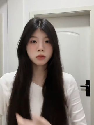 宿舍也能轻松做造型,负离子直发梳太好用了! 这个神器真的太好用了!女生必备!有运费险,不喜欢也可以退哦~#一次学会超上镜的甜妹发型#发型邪修真的绝