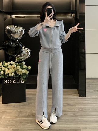 穿上这套运动装,秋天也能美美出门! 秋冬穿啥?这款套装让你温暖又时尚!#秋季穿搭#早秋穿搭#休闲运动套装#运动套装两件套#被秋日氛围感穿搭拿捏了