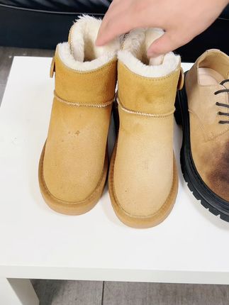 再也不怕磨砂鞋脏了!轻松搞定绒面清洁难题 鞋子脏了难清理?这款干洗剂轻松搞定!#洗护好物#鞋子护理#无限回购的宝藏单品#麂皮鞋清洗#从发梢到脚踝的早秋氛围感