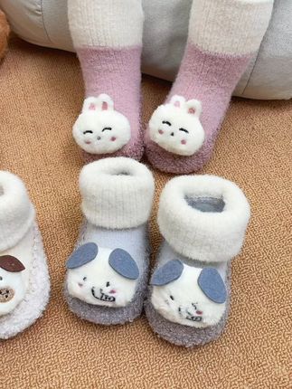 冬天宝宝脚暖和不掉袜子的秘密! 冬天了,家里有娃一定要备上一双这种保暖又好看的鞋子!快来看看吧~#儿童袜子#宝宝袜子#加绒保暖#中筒袜#冬日穿搭测评