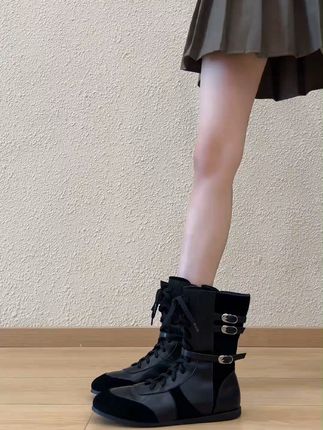 穿上这双鞋,秒变复古街头酷女孩!平底好穿到可以暴走一万步! #拳击靴 #小众设计感 #酷飒穿搭 #靴子控 #爆款美鞋
