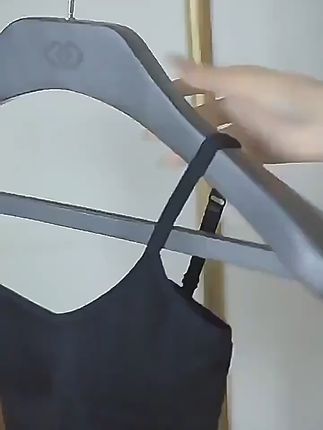 情侣同款匡麦昆小白鞋,舒适厚底走遍全城! 时尚感拉满!这款鞋子真的太好穿了,上脚就是高级感满满~#百搭鞋子 #好穿又好搭 #软底软面穿上超舒服 #穿搭 #哎呦喂你鞋真好看