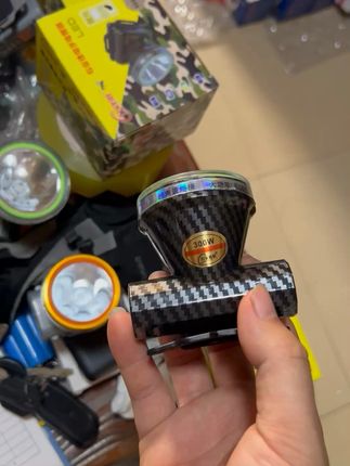 夜钓不怕黑 头灯照亮你的每一步! 晚上钓鱼没好光源太闹心?这款头灯帮你解决!#更适合小个子的不露腿穿搭#雪花飘手势舞还得甜妹跳#夏日穿搭有这搭配公式就够了#穿搭显贵傻瓜公式#用一套衣服玩出极简和极繁