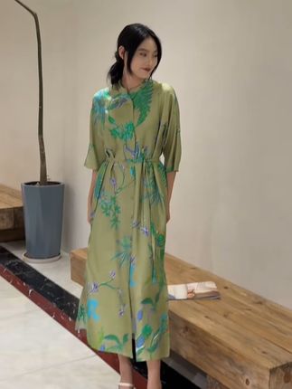 穿上这条真丝裙,告别夏日闷热! 姐妹们!出门穿啥?这款裙子让您又时尚!#暑假最适合音乐节的穿搭来了 #更适合小个子的不露腿穿搭 #穿JK拍南昌之星也太出片了 #夏季干净风穿搭 #早秋基础款外套如何摆脱路人感