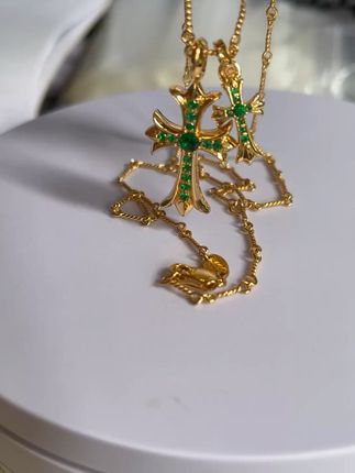 时尚百搭!这款祖母绿吊坠让你瞬间提升气质! 想买高品质珠宝却不知咋选?这款时尚百搭叠戴款帮你解决!#七夕礼物#首饰分享#礼物推荐#珠宝首饰#轻松拿捏男朋友的七夕礼物