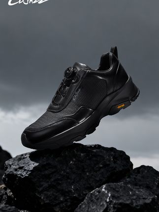 寰宇系列 | Vibram 运动鞋 寰宇 一同征服城市与野外无惧场景变幻,从容不迫 VIBRAM 大底搭载真皮鞋面,强悍抓地#好物推荐🔥 #男鞋 #防滑耐磨 #休闲鞋 #运动鞋