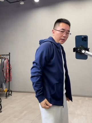 穿上它,男女都爱的舒适水洗棉卫衣! 秋冬必备!这款外套质量好、版型棒,关键价格还划算!#男女同款#卫衣#面料柔软舒适#连帽卫衣#中性风入秋穿搭灵感