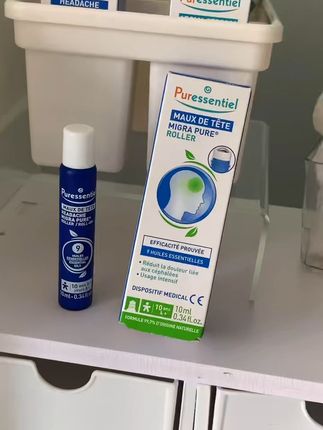 熬夜加班必备!精油芳香疗愈爱了爱了 法国Puressentiel璞医香滚珠12号浅蓝色舒缓压力 放松情绪 薰衣草复方精邮,9号 缓解便头疼非常好用 香味很疗愈 涂上没几分钟头疼就缓解了 现在每天都会放包里 第二次买了#法国璞医香 #puressentiel好物分享#精油spa
