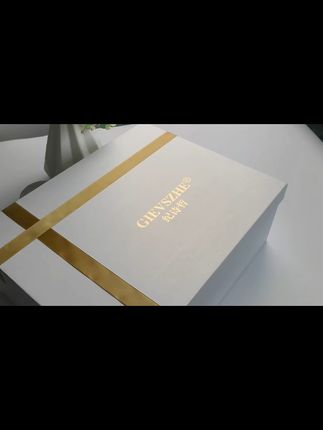 宝子们!刷到就是赚到!这款菱格小黑包,质感直接拉满, 五金锃亮,皮质软乎乎还耐磨,手提优雅、斜挎随性,关键容量大到能装下全世界,谁背谁是氛围感女神,点进来看看实物多绝!#来抖音商城双11领超级补贴 #跟着张予曦秀场步履生风 #王俊凯琥珀系西装拿捏巴黎秋天 #巴黎时装周东方美才是真的美 #王一博黄绿撞色穿搭少年感拉满