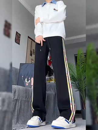 穿上它,高个子男生也能自在运动! 秋冬穿啥裤子?这款裤子舒适又百搭!#流光机能风穿搭太有生命力了 #全抖音都在仿热巴琥珀系造型 #二三十块的小上衣秋装测评 #一场酣畅淋漓的秋装大开箱 #早秋显身材平价上衣合集