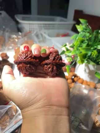 手串控必备!这颗大枣核桃吊坠太有范儿了! 今天又去了一趟市场!看看有没有好东西!哈哈哈哈哈#器灵守瓷文脉难断#用非遗展示中式之美#在景德镇1天能画多少瓷器#没有人能空手走出景德镇