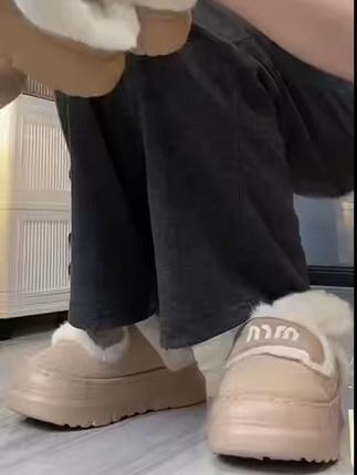 冬天脚不怕冷,超厚防滑拖鞋暖到心窝! 秋冬必备!这款居家棉鞋又暖和又好穿,关键价格还这么划算!#好物推荐🔥#拖鞋#棉拖鞋#加绒保暖#加绒加厚