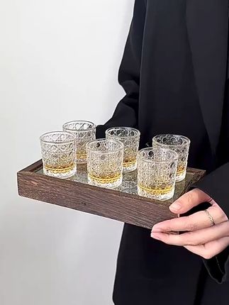 小酒杯大享受,轻奢套装包邮到家! 姐妹们!这个小酒杯真的太好看了!!!聚会小酌一杯刚刚好~而且是包邮到家哦~#杯子控 #家用 #白酒 #酒具 #微醺时刻