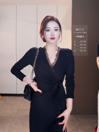 约会 C 位裙!黑色蕾丝开叉长裙,轻松成为焦点~ #显瘦穿搭 #秋季穿搭 #秋冬穿搭 #连衣裙 #被秋日氛围感穿搭拿捏了