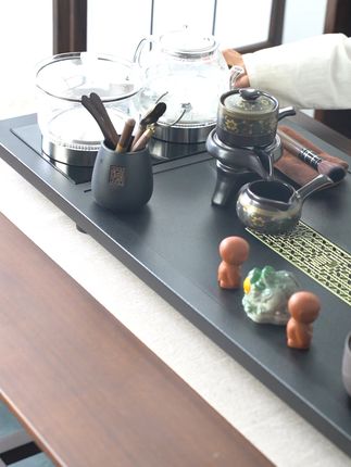 92cm大尺寸茶盘套装,以简约设计承载美好寓意! 92cm*44cm的宽敞盘面,足以容纳整套茶具及茶点,盘面设计简约大方,线条流畅,搭配的全自动蓝光电器,集自动上水、烧水功能于一体!#好物推荐🔥 #茶具 #茶具好物推荐 #自动茶具 #茶具套装