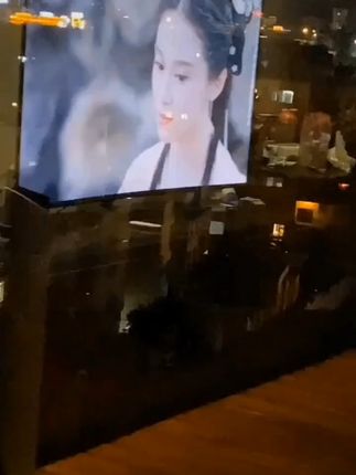 戴上它,你的手腕就是最美的风景! #原以为离开你就会忘记一切,#当夜幕降临,#思念永没有终点 