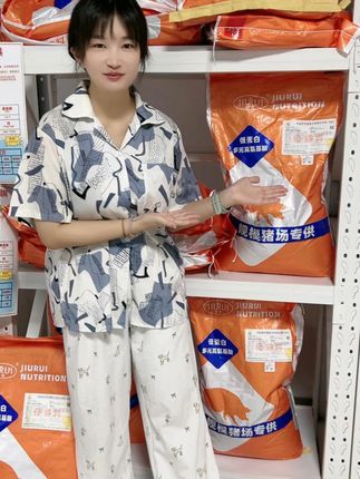 母猪营养全靠它, #母猪 #仔猪 #养猪人 #饲料 #养殖