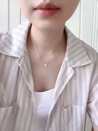 情人节送她这条爱心项链~ 锁骨间的温柔告白!#项链 #小众设计感 #时尚 #爱心 #锁骨链