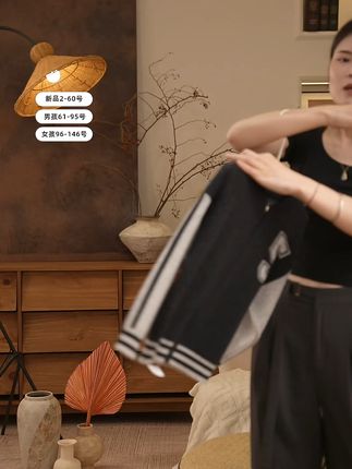 宝贝穿上羊毛开衫,温暖又帅气! 秋冬宝宝怕冷?这款加绒外套保暖又好看!#童装#潮童穿搭#男童穿搭#毛衣#初秋一周不重样穿搭