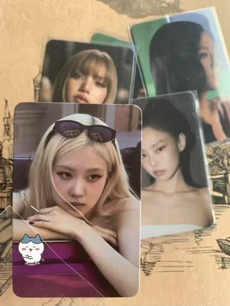 BLACKPINK Lisa演唱会必备!官方周边近距离感受 粉丝们!你们期待已久的福利来啦!!!快来看看吧~#万物皆可盘#这些挂件对大人来说刚刚好#书卷一梦实体卡全员觉醒#陈飞宇高寒玩大嘴鸟变声器#十二生肖符咒转场