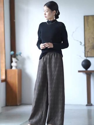 穿出复古范,格子裤轻松搭配 岁月何曾设限 衣着从无定式 唯有你渴望成为的模样#百搭裤子 #休闲裤 #直筒裤 #阔腿裤