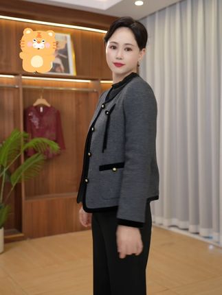 秋冬穿啥?这款小香风外套让你温暖又优雅!#早秋穿搭三分钟出门不是梦 #小个子初秋显瘦穿搭 #时尚妈妈装 #秋季穿搭 #时尚女装