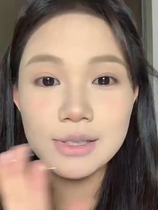 告别脱妆尴尬,持久防水唇线笔太好用了! 新手小白学画口红教程来啦!快来看看怎么画出精致妆容吧~#韩味妆容有多绝#就用这个转场去溜达吧#江南氛围感拉满的中式狐狸妆#挑战一首歌化全妆#深扒韩国明星化妆师女团妆造细节