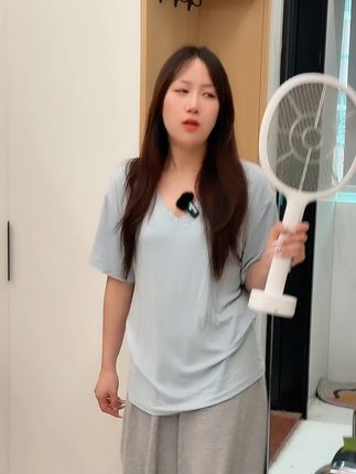家里蚊子太多?这款充电灭蚊拍帮你搞定!Y 家里有小孩老人的一定要备一个!这款驱蚊好物能防苍蝇、飞蛾,拍下还有运费险#电蚊拍 #电蚊拍灭蚊灯二合一 #灭蚊神器