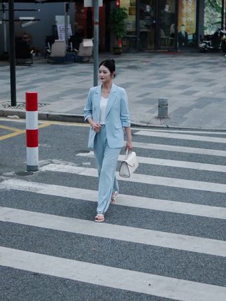 跑得慢没关系,重要的是永不放弃 #显瘦西装 #通勤穿搭 #西装套装 #夏季穿搭 #气质职场穿搭