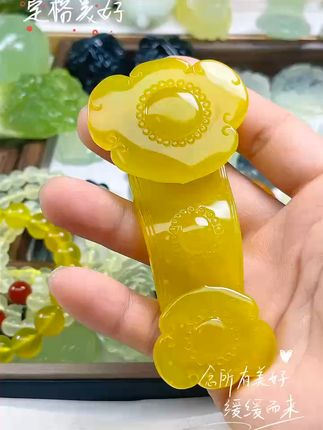 情侣必备!龙凤呈祥岫玉挂件,天然国风好寓意! 情侣款岫玉挂件来啦!寓意吉祥美好,快来看看吧~#七夕礼物#国风#珠宝首饰#岫玉#情侣项链