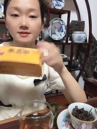 武夷山岩茶,一口回甘,正宗浓香唤醒你的味蕾! 今天又是一个忙碌的一天!晚上回家喝杯好茶放松一下吧~#总有一种味道能让你想起故乡#跟着洪剑涛开启新疆逛吃之旅#三伏天邪修减肥还是太权威了#测评山姆热议小零食#把橙学列为人生必修课