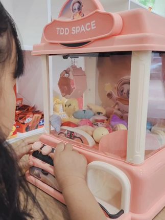 家里有个抓娃娃机多酷! 孩子总想买娃娃却没好方法?这款小机器让孩子轻松实现愿望!#儿童玩具#益智玩具#玩具#抓娃娃机#玩个很新的东西