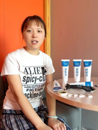 告别发霉烦恼,防水塑钢泥让卫生间焕然一新! 家里浴室漏水渗水发霉?试试这款防水防霉好物!#思路打开自制悬空书架#用AI还原家的美貌#用cortis打开一平方新美学
