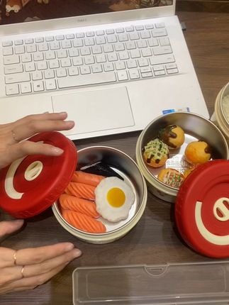 上班族福音!午餐不再将就,这款饭盒让你随时享受热乎饭菜 这个保温效果真的太好了!早上出门装上热腾腾饭菜,中午吃还是温乎乎的!#当你的家开启女生模式#沉浸式体验后厨现炒锅气#包好睡的秋季卧室好物#家里普通一平方美学就不普通