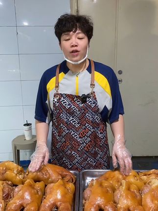 鲜卤猪头肉,一口满足你的味蕾! 今天上午有活动!拍一发二 给力哇塞#美食 #强烈推荐 #零食推荐 #地方特色美食 #谁懂这一口的好吃程度