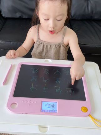 光梦学习机真人发音绘画全搞定 孩子学习的神器来啦,能画画,能写字,能学拼音,还能学英语自带画板的学习机来了! 孩子可以跟着边学边练,学习知识不再枯燥乏味!九大模块覆盖了幼儿园到小学毕业所有知识点,给孩子安排一个幼小衔接非常合适!#学习机 #育儿 #幼小衔接 #启蒙早教 #费曼学习法 