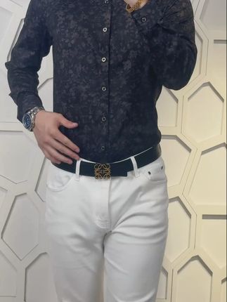 穿上这件衬衫,痞帅气质立现!放心买,运费险保障退货无忧 男士秋冬必备!这款巴洛克风格高品质衬衫有运费险,不拍白看,喜欢就下单吧~#痞帅穿搭 #时尚男装搭配 #衬衫穿搭 #太古大道环球贸易中心 太古大道环球贸易中心 #男生秋日有效穿搭
