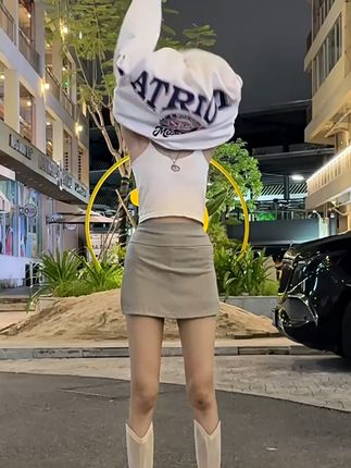 冬天终于有救了!这款白色加绒卫衣太暖和 冬天怕冷又想穿得好看?这款加绒外套帮你解决难题!#秋冬穿搭#卫衣#卫衣穿搭#休闲穿搭#被秋日氛围感穿搭拿捏了