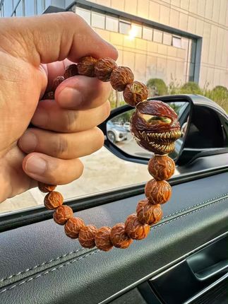手串控必看!典藏款核桃手串,男女同款,血脉觉醒龙炎原色! #秋天一起做琥珀流光美女 #猴头核桃 #猴头手串 #猴头毒液 猛男必备.青筋暴起