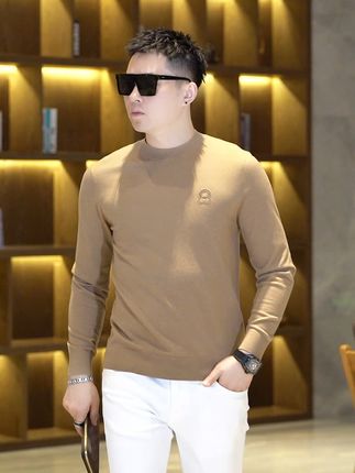 穿上这件羊毛混纺针织衫,气质老钱风好高端! 秋冬男士穿搭指南!一件高品质羊绒混纺外套让你温暖又时尚!#品质男装#秋季穿搭#面料柔软舒适#老钱风#早秋不费力显贵穿搭