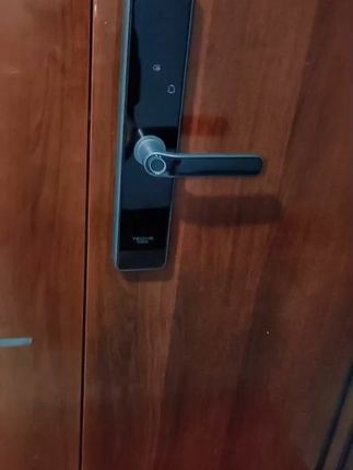 告别钥匙烦恼 指纹一扫秒开门! 家里安装了这种智能锁后,出门再也不怕忘钥匙啦!#防盗门 #防盗门指纹锁 #防盗门厂家 #防盗门十大品牌 #防盗门怎么选