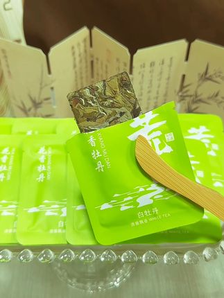 每天都要喝牡丹白茶!不是家里有矿,而是它价格划算! 想要便宜好喝的口粮白茶,直接进!有人问我新粉尝鲜有没有什么好推荐?那是必须有啦,就是这款今年的新茶白牡丹白茶,好喝不贵,赏心悦目,便宜又好喝!#新茶上市 #白茶 #茶生活 #茶 #茶叶 