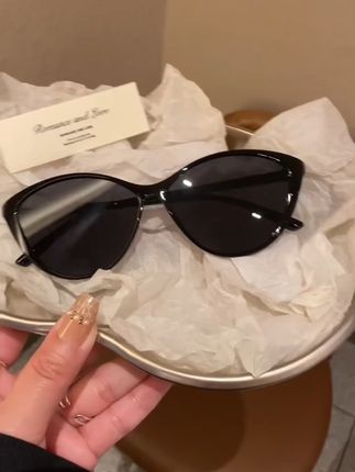 【韩版猫眼墨镜】大框超轻设计,时尚感UP!防紫外线,修饰脸型,辣妹必备~可配近视镜片,日常出游皆可戴✨#猫眼墨镜 #韩版穿搭 #墨镜推荐 #太阳镜推荐 #专业配镜