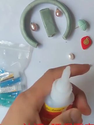 防水不怕汗 珠宝粘得牢稳不掉! 想自己动手做饰品却没好方法?这款胶水帮你搞定!#柯迷无法拒绝的绝美谷子#百应热点活动验收3